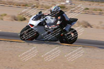 media/Dec-10-2023-SoCal Trackdays (Sun) [[0ce70f5433]]/Turn 9 Inside Set 2 (1115am)/